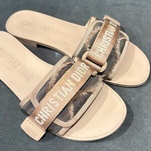Dior Dio(r)evolution Velcro Slides